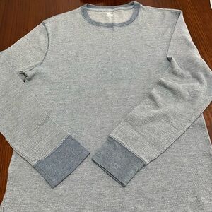 Men’s Old Navy blue long sleeve thermal, sz L